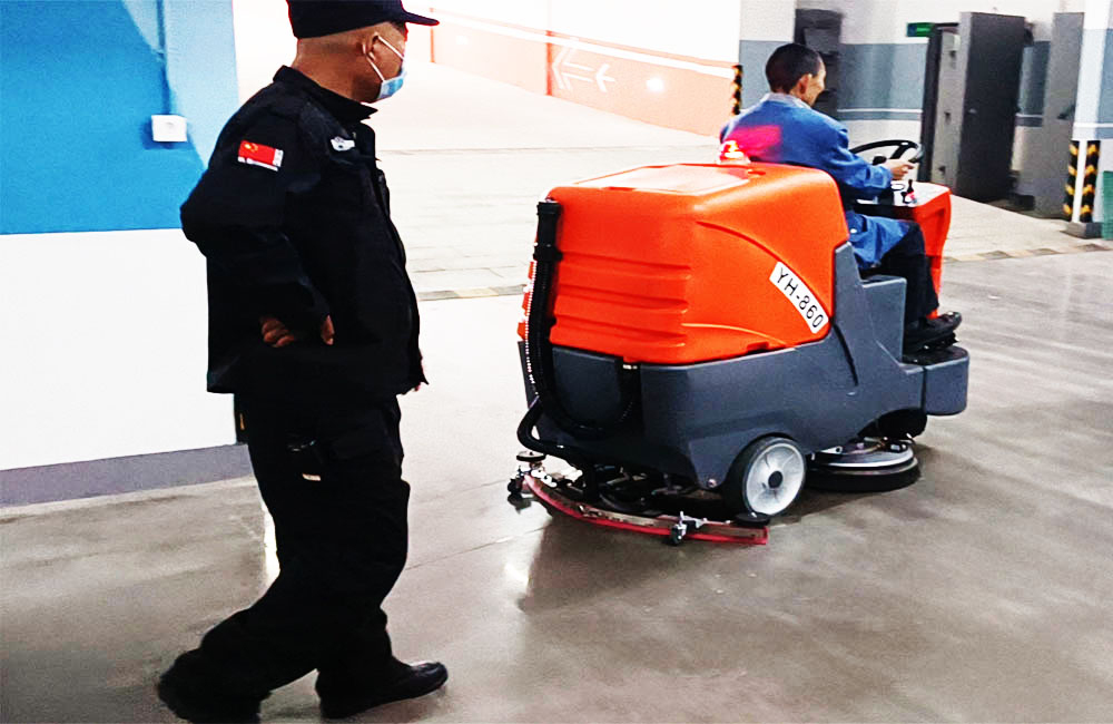 上海洗地機(jī)勝敏駕駛式吸水電機(jī)異響處理方法